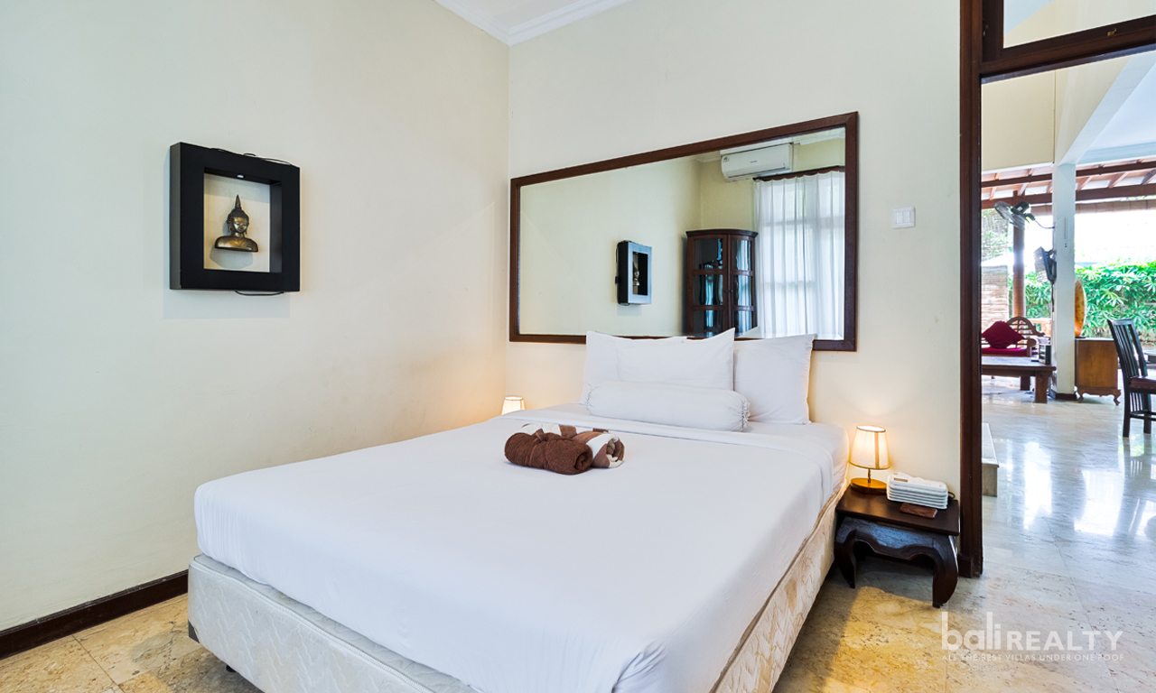 Rarely Available: Freehold Villa in Central Kuta – 3009 — image 19