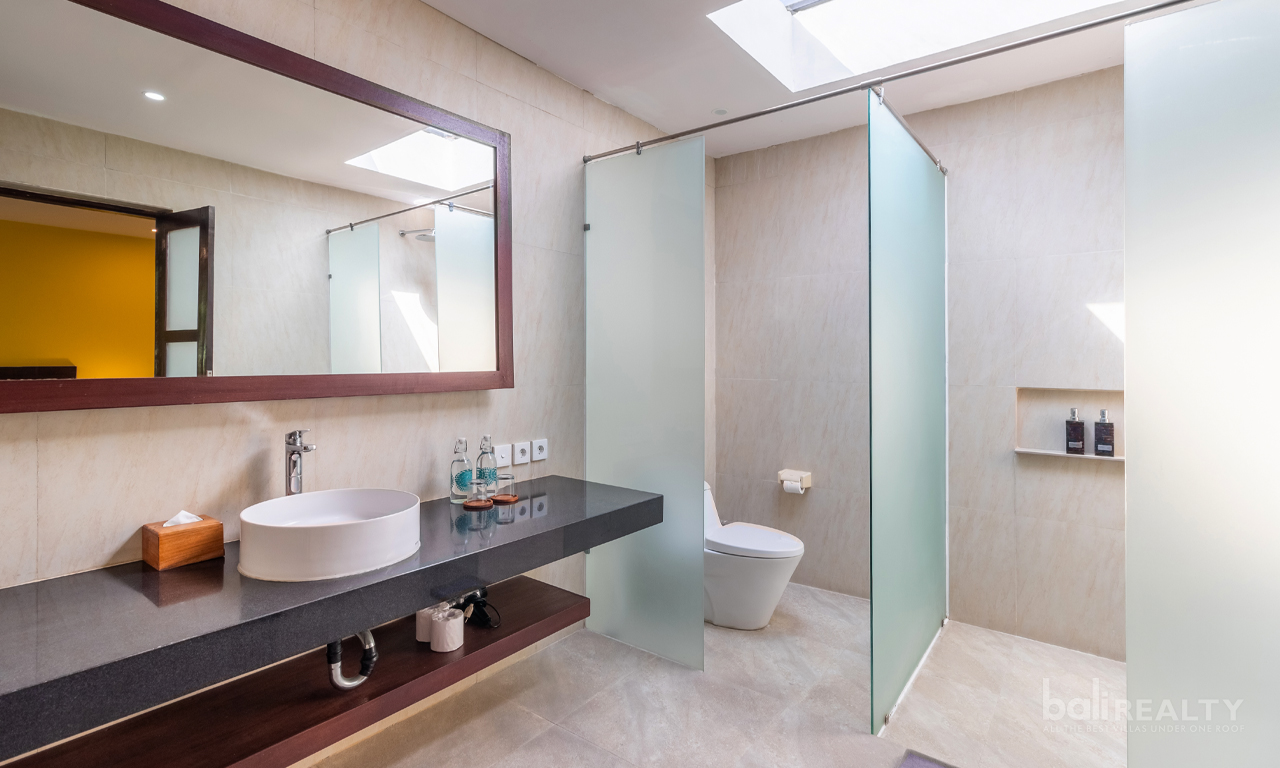 Investment-Ready Three-Bedroom Villa in Central Legian, Near Double Six Beach 2969 — image 7