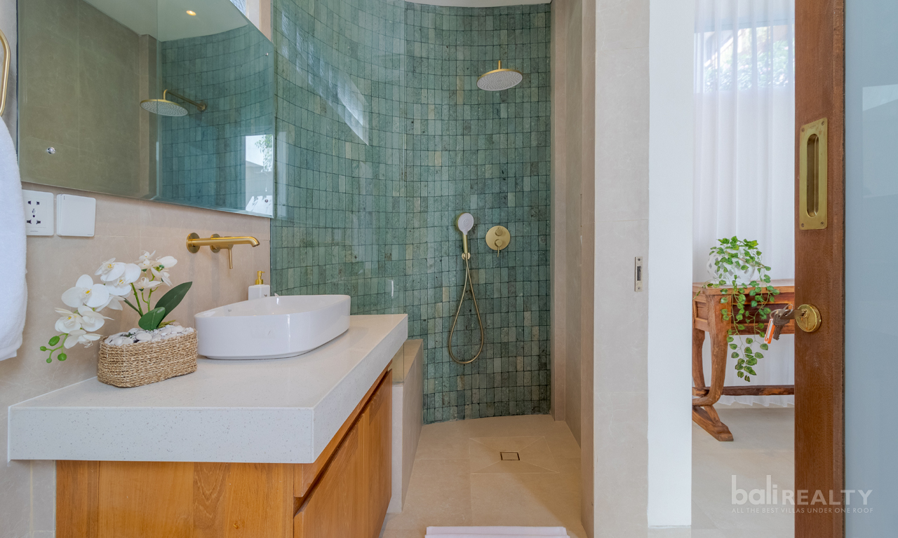 Long Lease Two-Bedroom Villa in Prime Central Legian 2973 — image 5