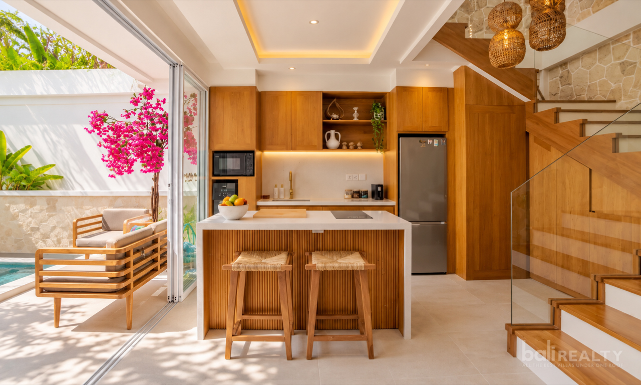 Three-Bedroom Villa in Prime Central Legian: Steps from Legian Beach – 2974 — image 1