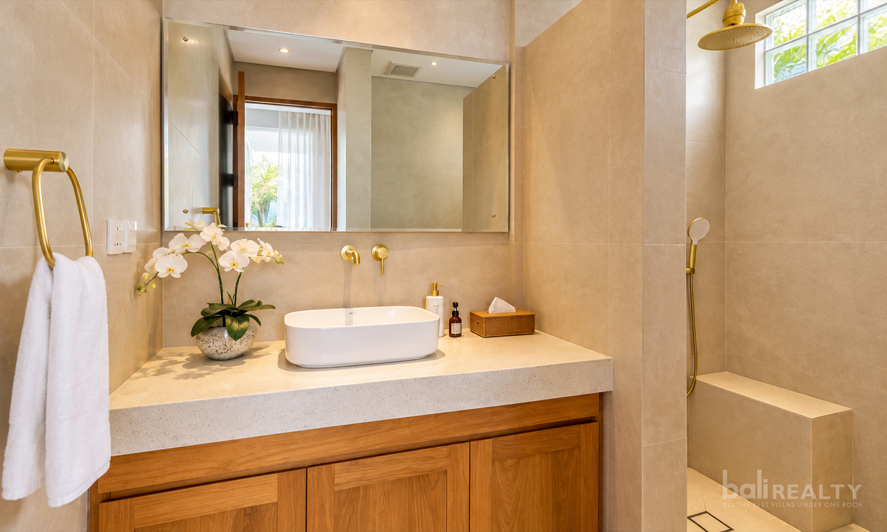 Three-Bedroom Villa in Prime Central Legian: Steps from Legian Beach – 2974 — image 5
