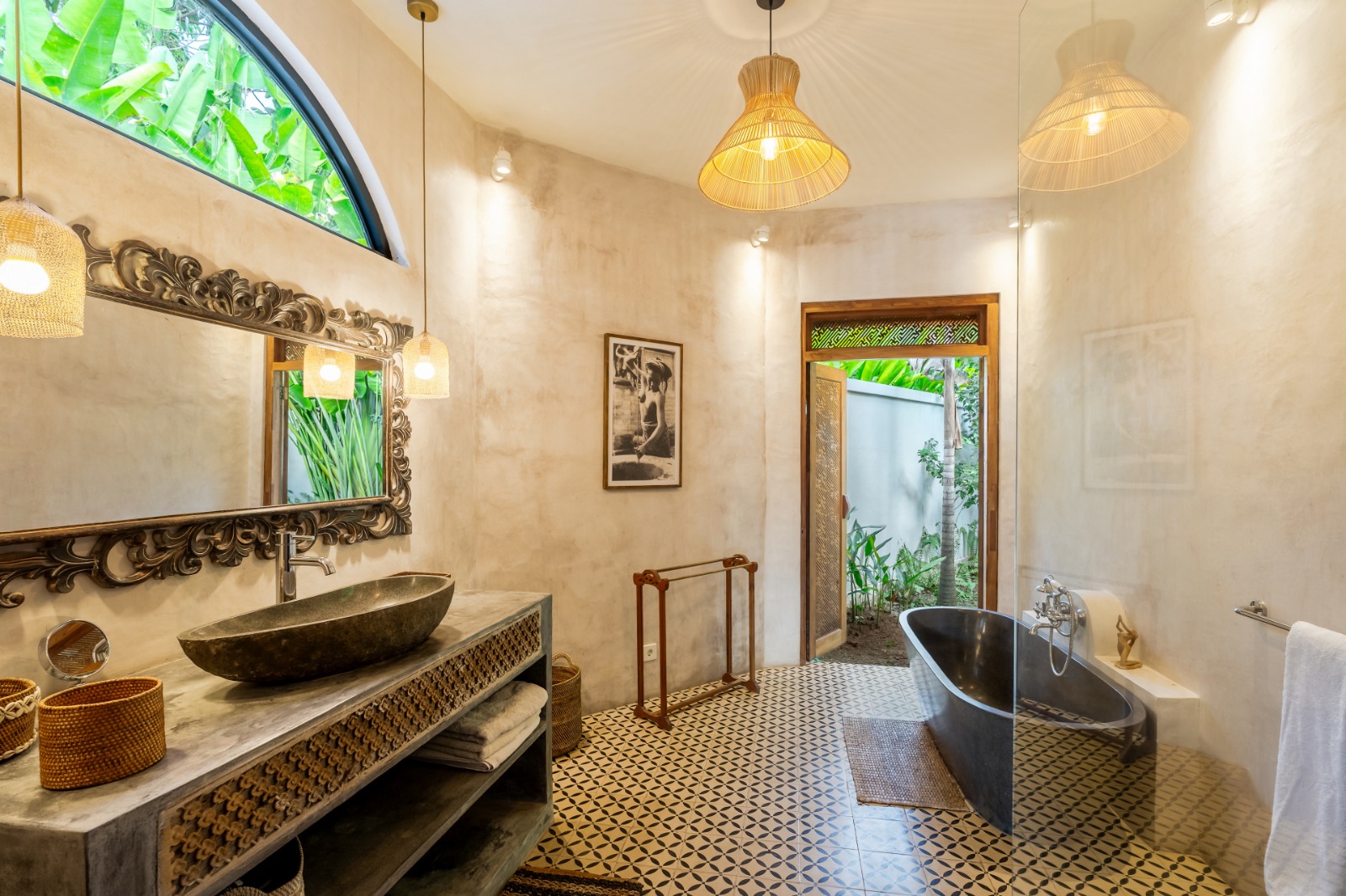 Mediterranean-Inspired 4-Bedroom Villa for Yearly Rent in Umalas — image 18