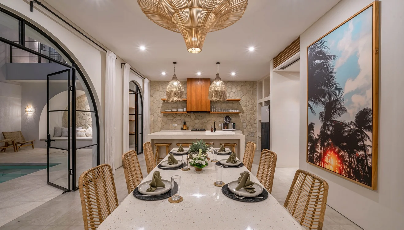 Modern 6-Bedroom Villa with Rooftop Jacuzzi & Private Pool in Umalas — image 10