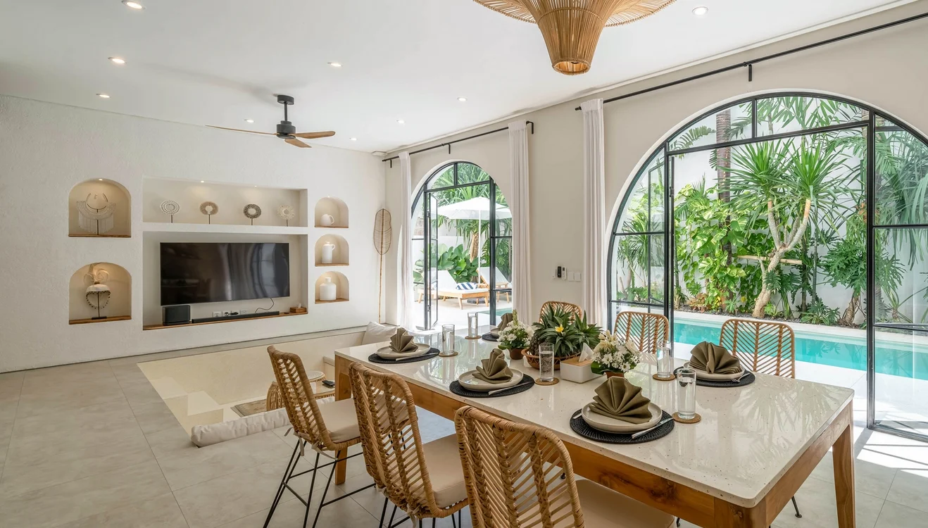 Modern 6-Bedroom Villa with Rooftop Jacuzzi & Private Pool in Umalas — image 5