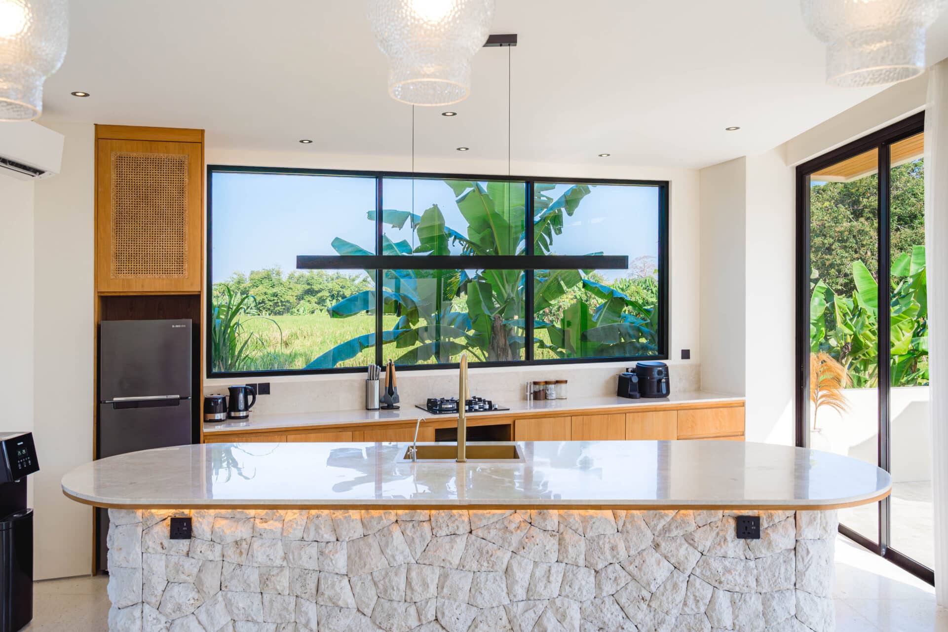 Rice Field Villa with Private Rooftop & Wellness Area in Munggu — image 9