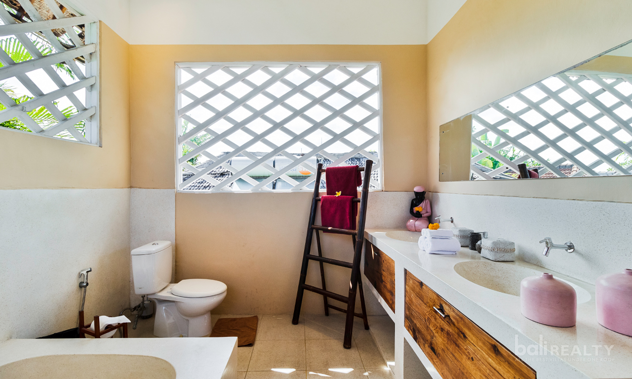 Affordable 2 Bedroom Leasehold Villa in the Heart of Seminyak 2958 — image 10