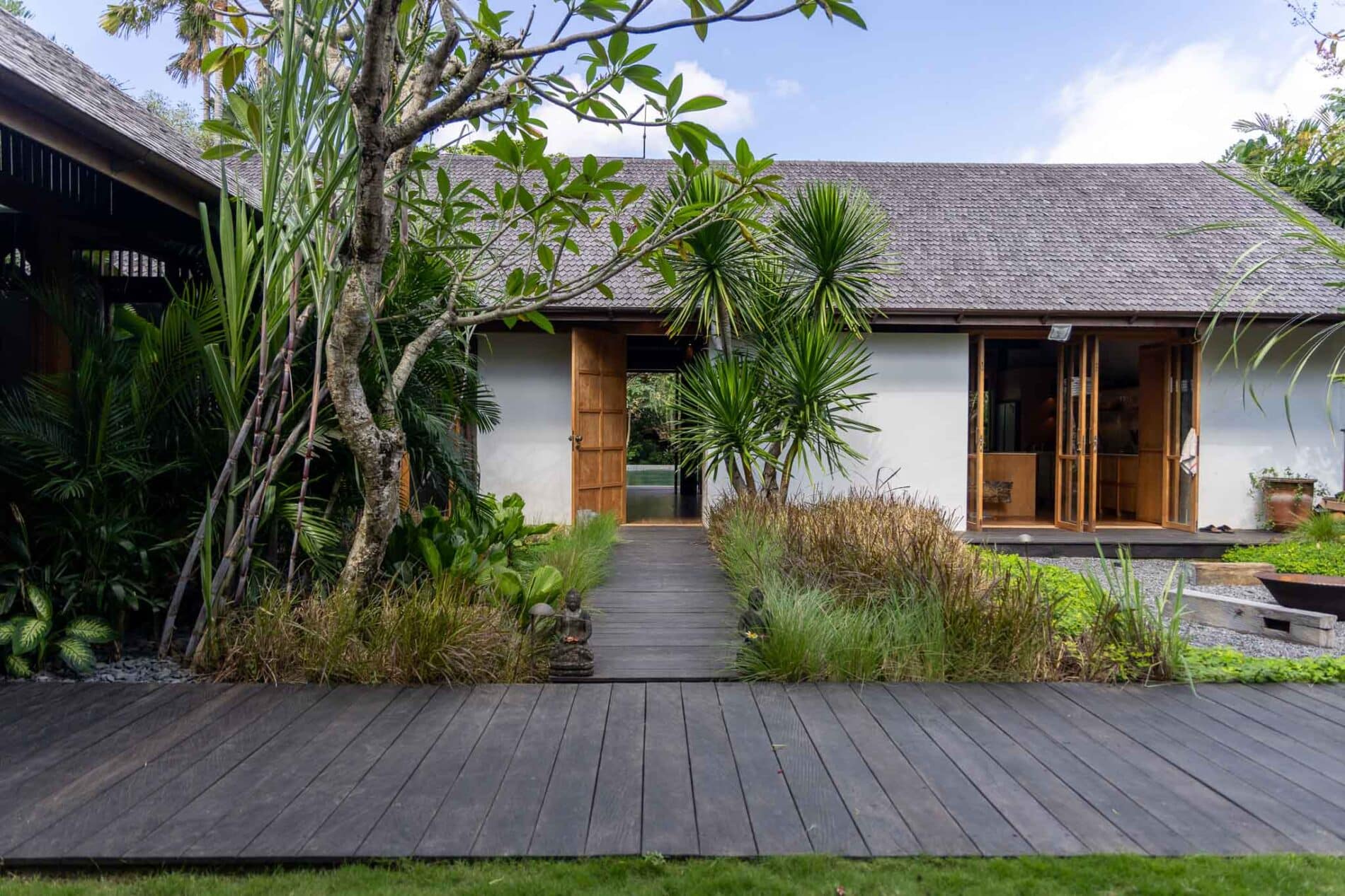 Sustainable 5-Bedroom Villa for Monthly Rent in Pererenan — image 7