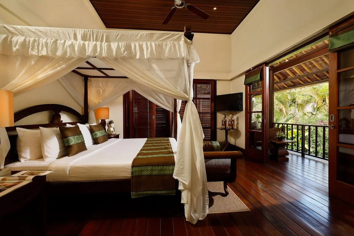 Tropical 3-Bedroom Villa with Private Pool Near Jimbaran Beach — image 11