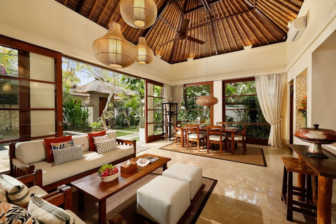 Tropical 3-Bedroom Villa with Private Pool Near Jimbaran Beach — image 9