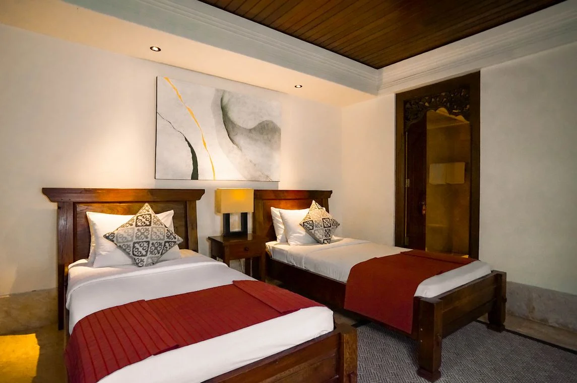 Tropical Hideaway 3-Bedroom Villa in Jimbaran – Family Villa Near the Beach — image 15