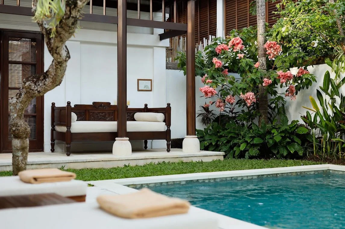 Tropical Hideaway 3-Bedroom Villa in Jimbaran – Family Villa Near the Beach — image 4