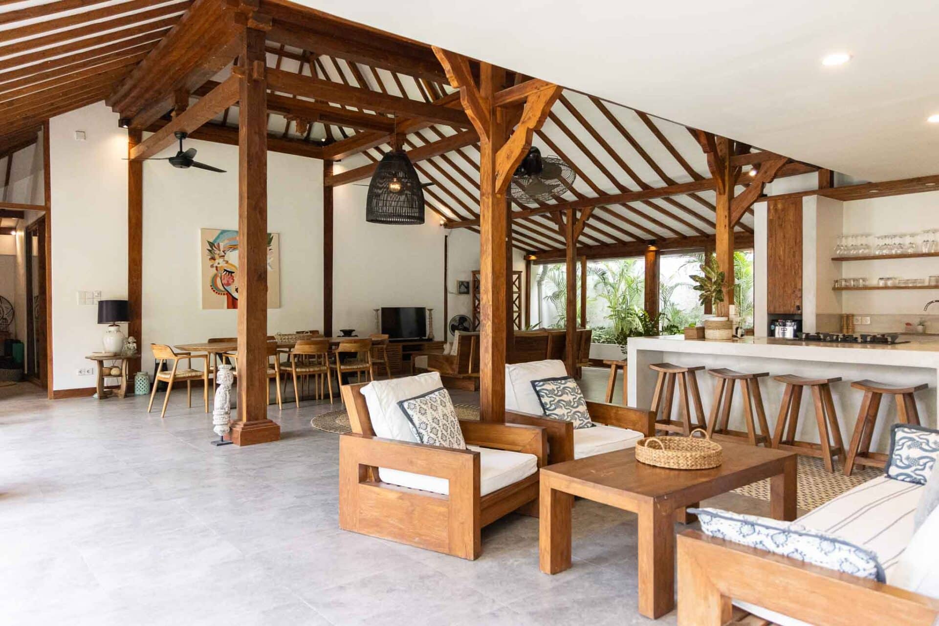 A great 4 bedroom villa in Berawa Canggu — image 8