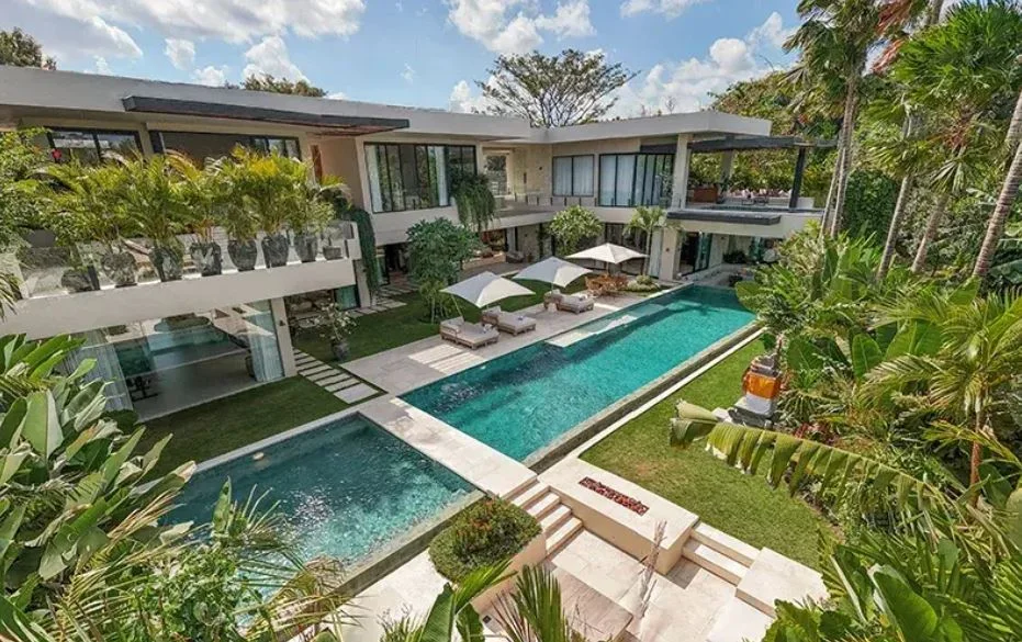 Luxury 5BR Villa with 3 Swimming Pools in Canggu (Tumbak Bayuh) — image 4
