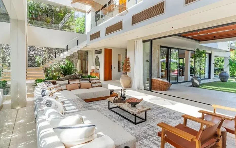 Luxury 5BR Villa with 3 Swimming Pools in Canggu (Tumbak Bayuh) — image 3