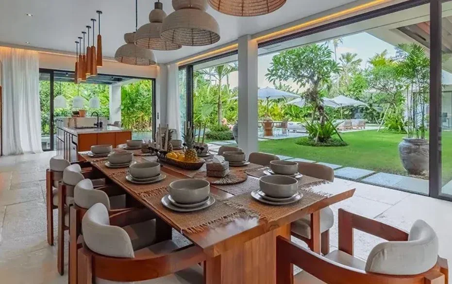 Luxury 5BR Villa with 3 Swimming Pools in Canggu (Tumbak Bayuh) — image 9