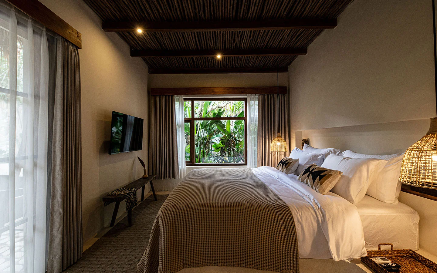 4BR Bohemian Modern Luxury Villa near Pererenan Beach in Canggu — image 10
