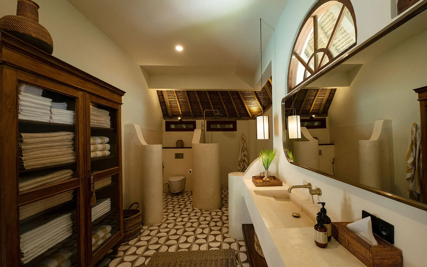 4BR Bohemian Modern Luxury Villa near Pererenan Beach in Canggu — image 5