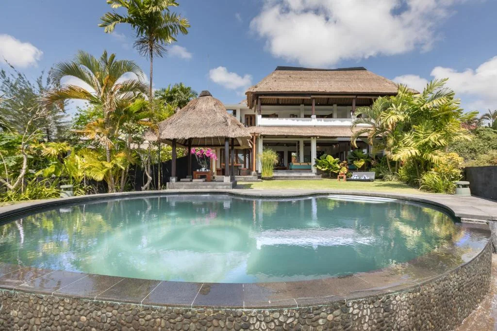 Ocean View 3-Bedroom Villa in Balangan , Your Tropical Escape – BVI46879