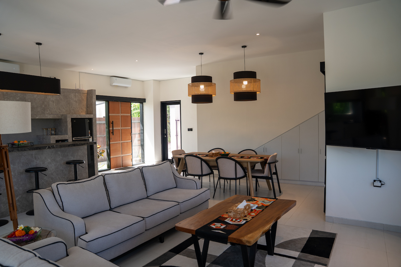 Elegant 3-Bedroom Home Overlooking Rice Fields in Tumbak Bayuh — image 4