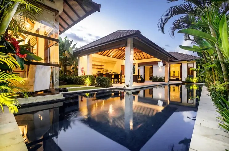 5-Bedroom Family Villa with Pool, Games Room & Walk to Batubelig Beach – Seminyak, Bali – BVI506 — image 4