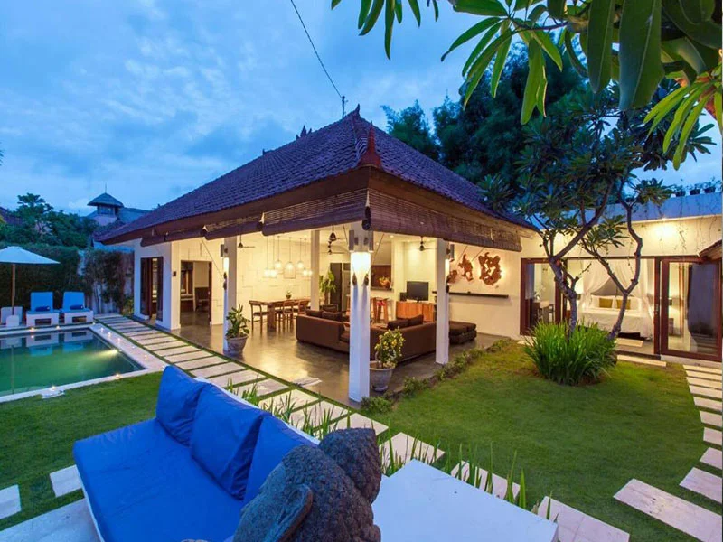 Stylish 3BR Tropical Villa in Seminyak’s Heart | Walk to Petitenget Beach – BVI6839