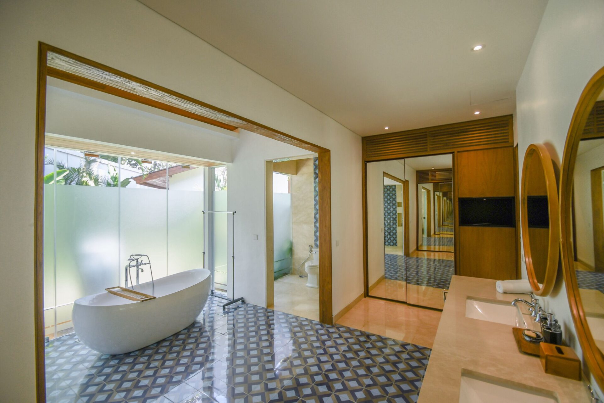 Luxury 4 Bedroom Estate with Rice Field Views in Tabanan — image 12