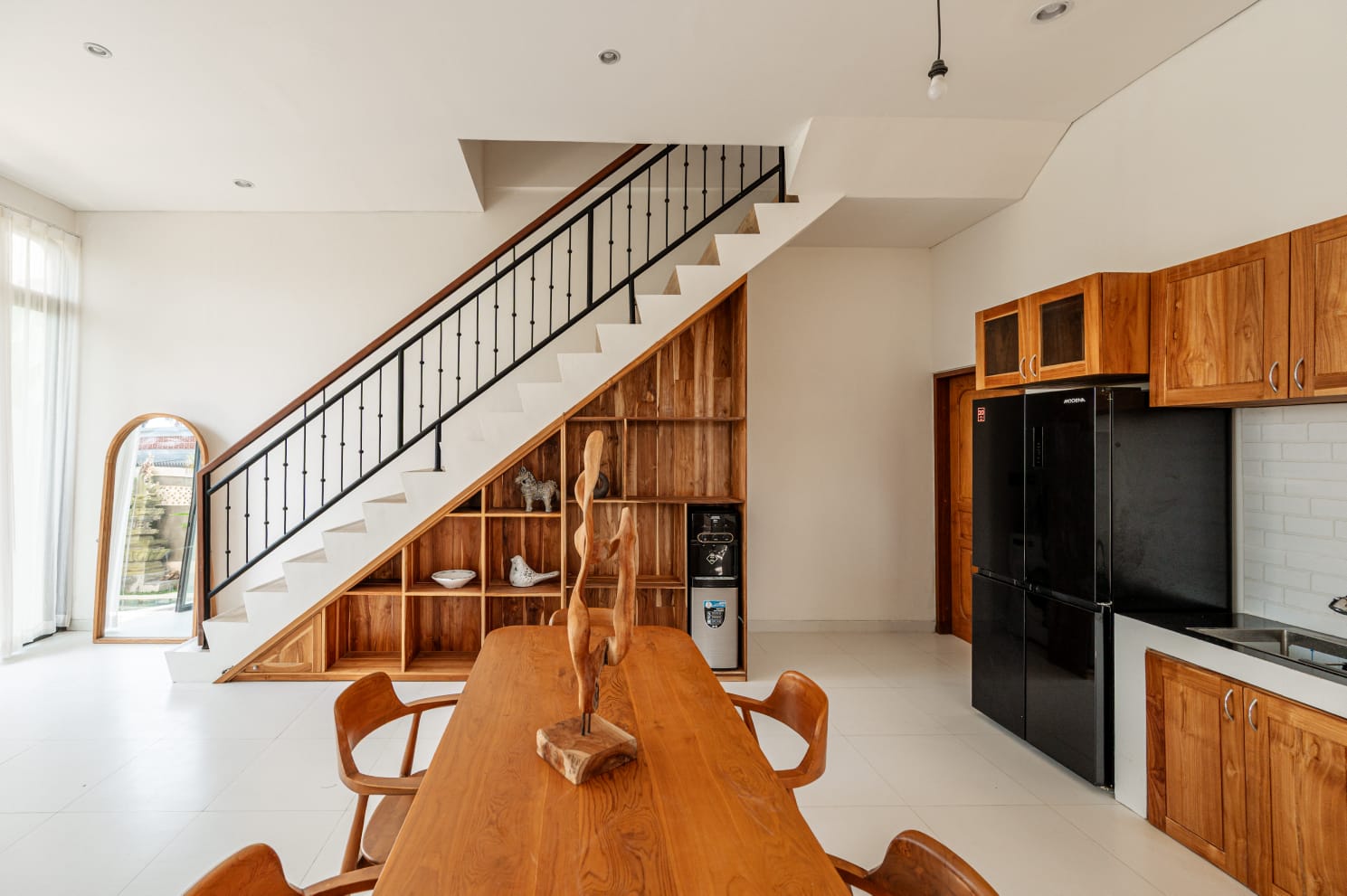 Modern 3 Bedroom Villa with Enclosed Living in Berawa — image 2