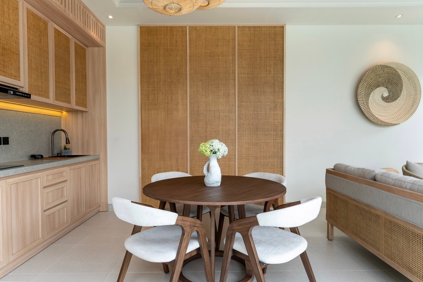 Deneva 4 - Private Pool Villa, Near Berawa Beach in Canggu, Bali — image 19