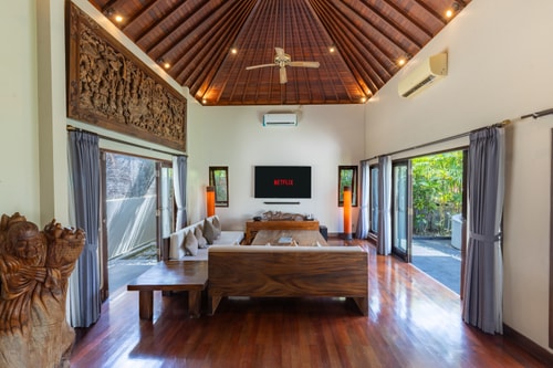 Sanga - 3BR Villa with Pool & Rooftop, Canggu in Pererenan, Bali — image 4