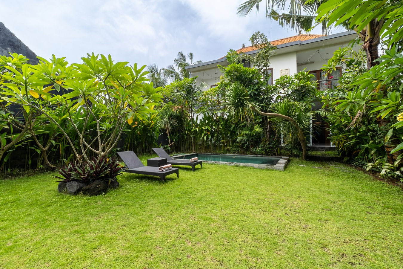 Casa Sweet Lips - 3BR Villa with Pool, Canggu in Pererenan, Bali — image 17
