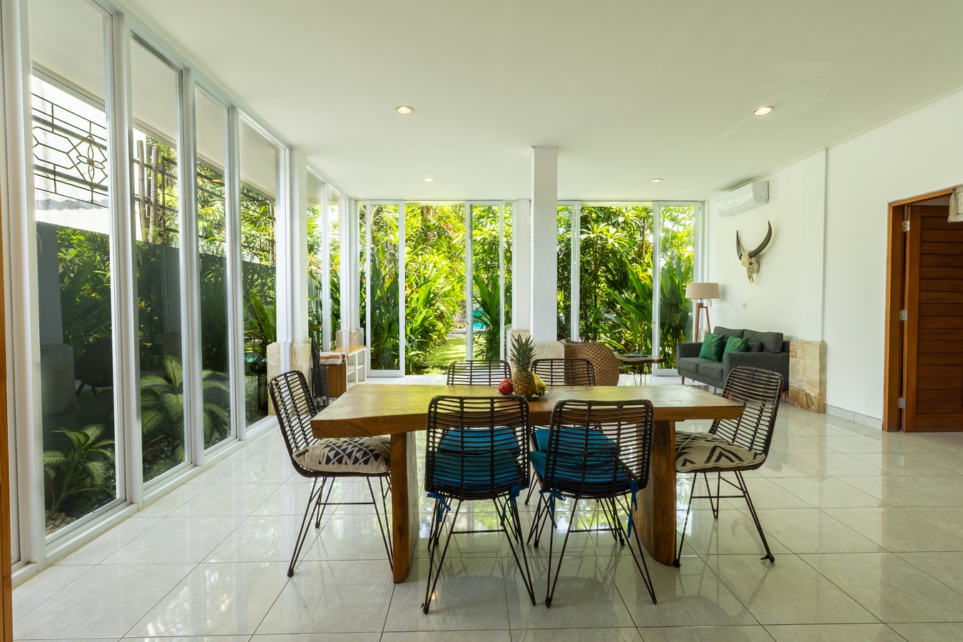 Casa Sweet Lips - 3BR Villa with Pool, Canggu in Pererenan, Bali — image 5