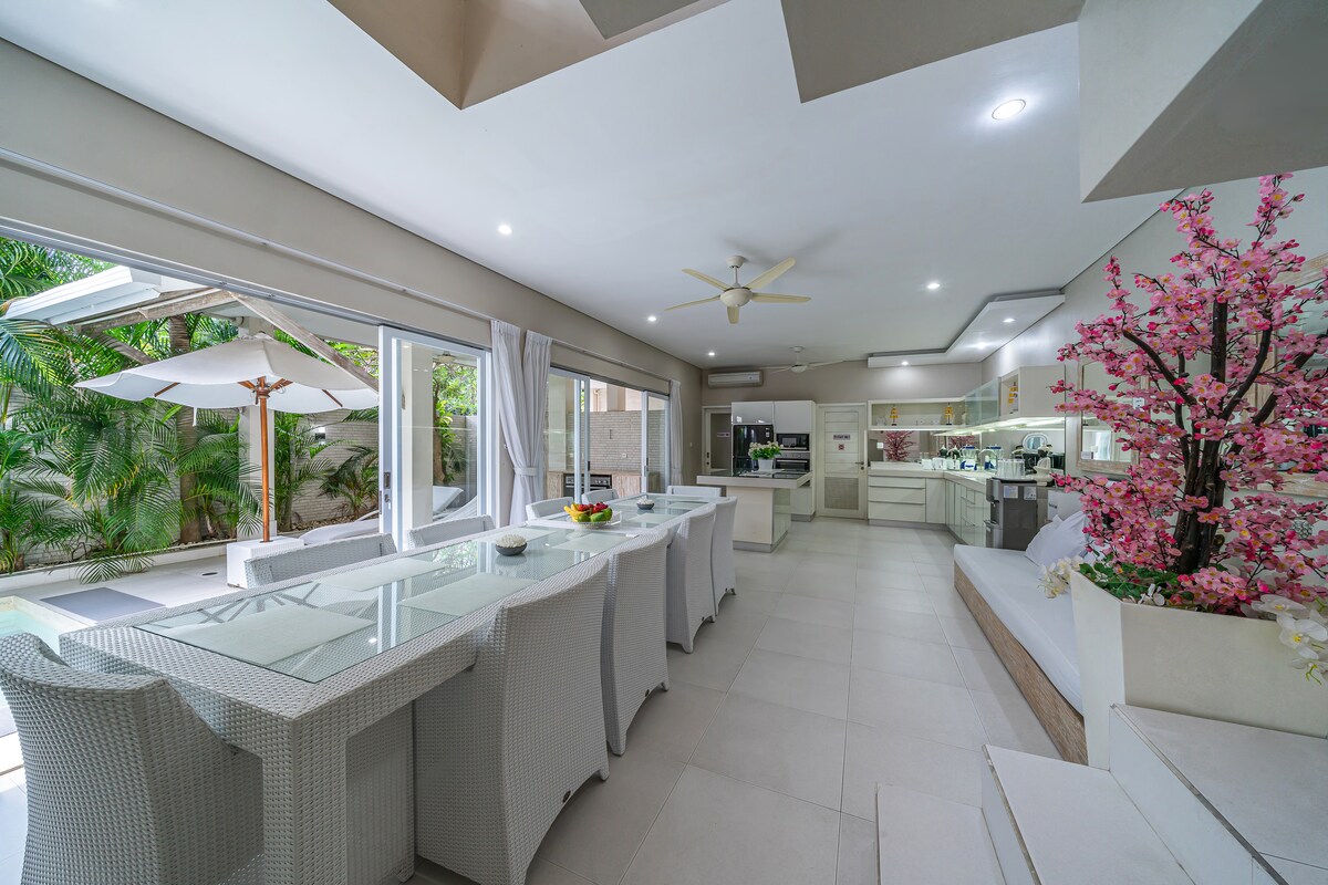 Bali Om Center — 5BR Villa Rental in Canggu — image 3