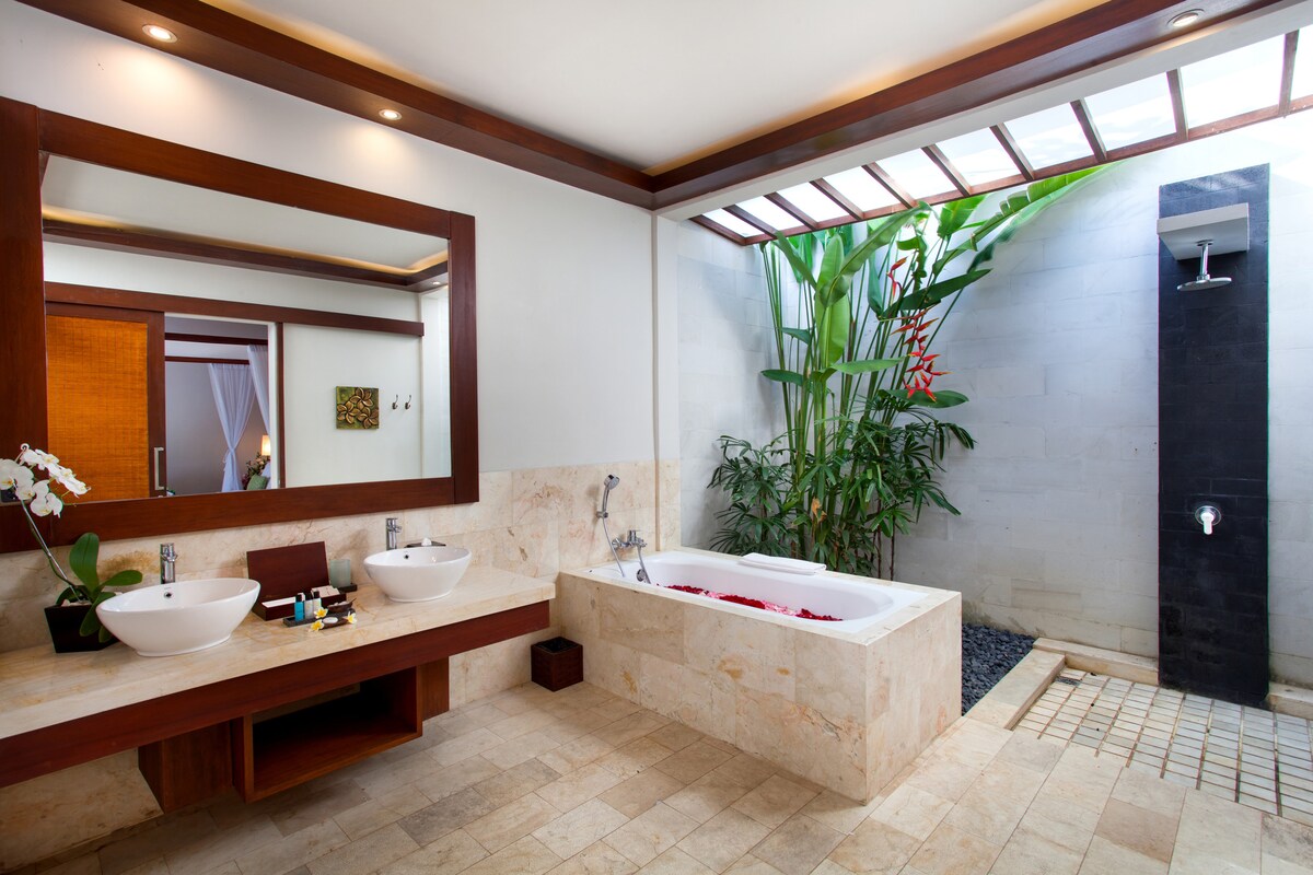 Tropical Balinese Retreat 2 Bedroom Private Villa in Jimbaran — image 10