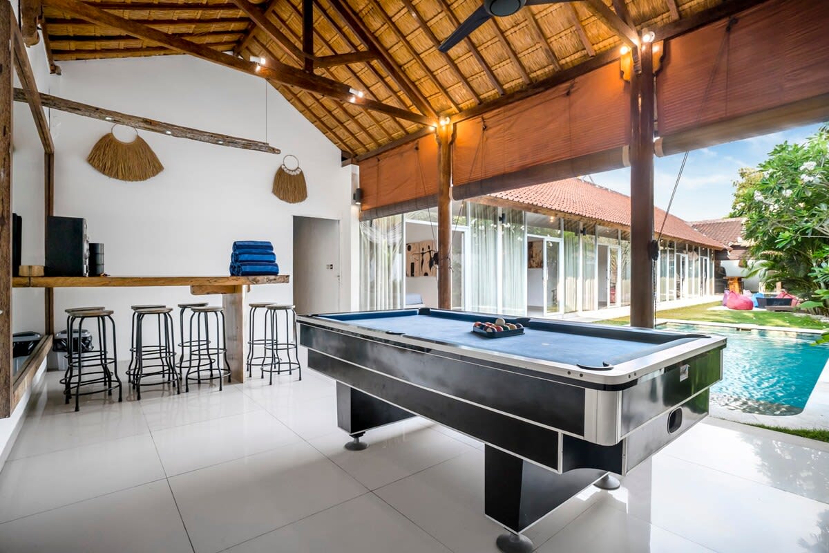 Garden Villa · 6BR · Seminyak — 6BR Villa Rental in Seminyak — image 3