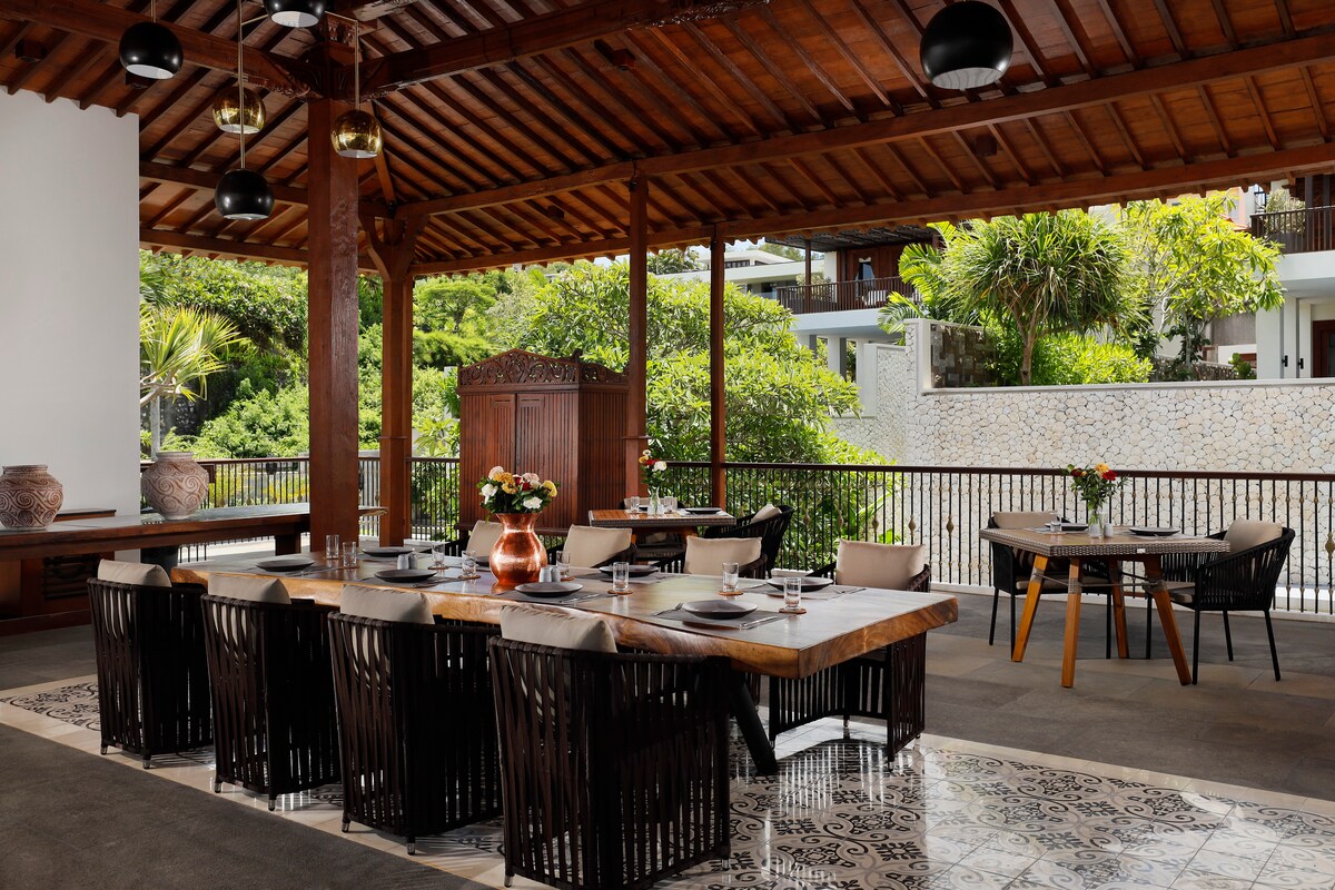 Traditional Joglo Retreat 10 Bedroom Private Villa in Jimbaran — image 7
