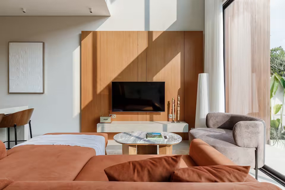 Stylish 1 BR Pool with Garden & Rooftop BBQ in Canggu, Bali — image 5