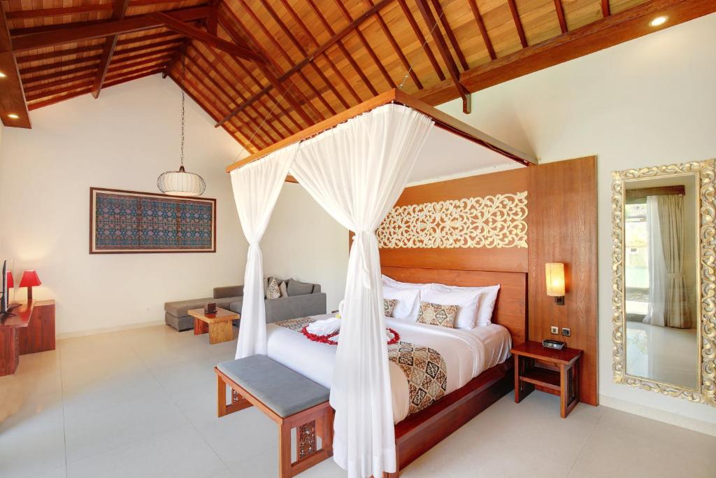 Serene Poolside Suite 1 Bedroom Private Villa in Jimbaran — image 5