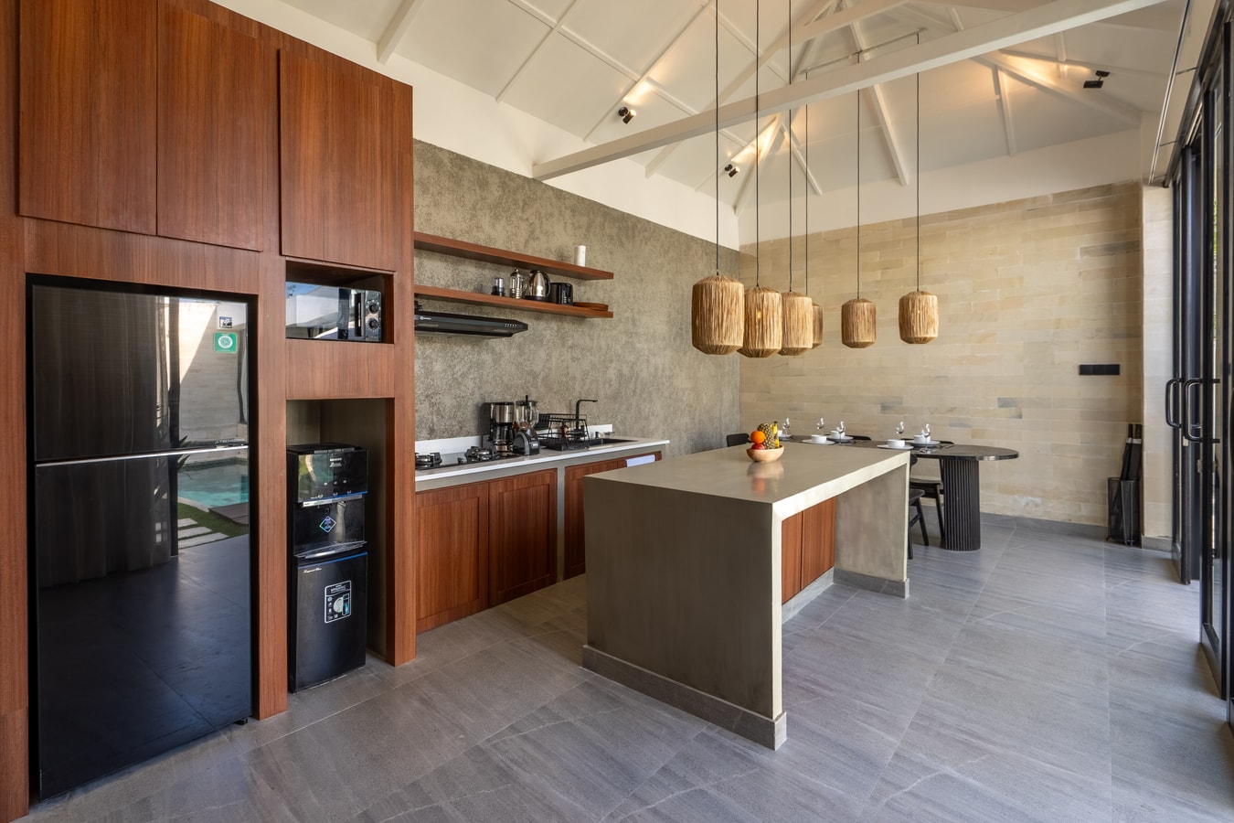 Solencia - 3BR Designer Villa with Pool & Bathtub in Jimbaran, Bali — image 9