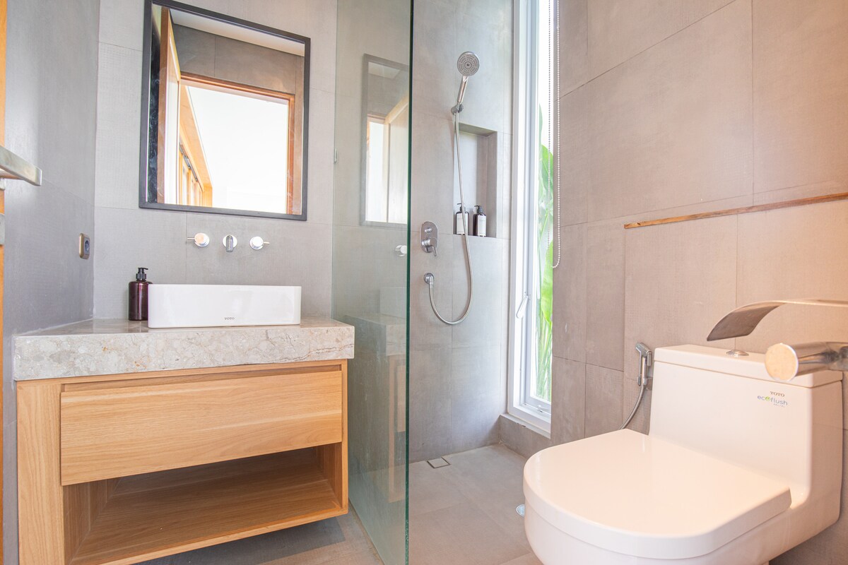 Coastal Surf Escape 2 Bedroom Private Villa in Canggu — image 2