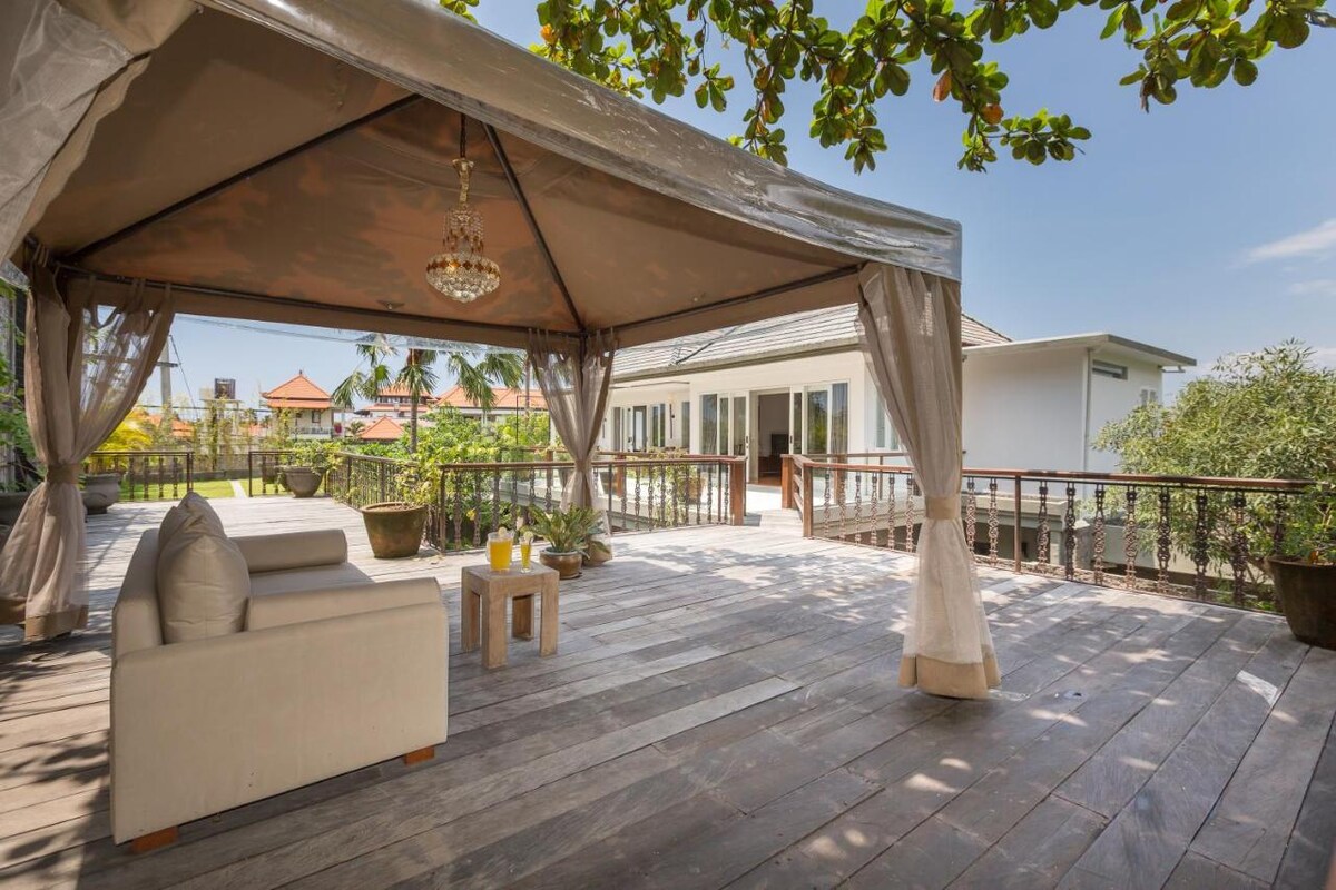 Vintage Luxe Sanctuary 3 Bedroom Private Villa in Canggu — image 4