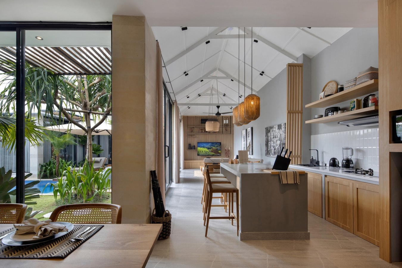 Elegant Uluwatu 3BR Villa | Near Beaches & Pool in Jimbaran, Bali — image 9
