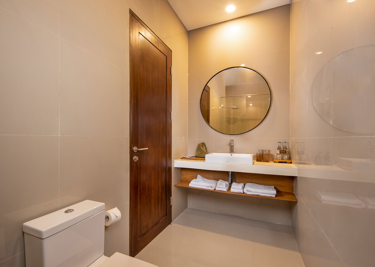 Seaside Serenity Escape 2 Bedroom Private Villa in Ketewel — image 2