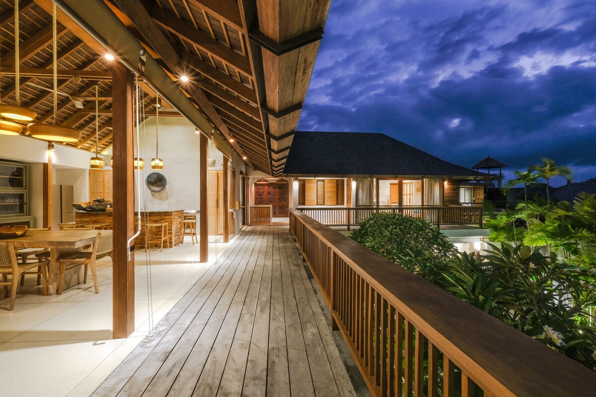 Villa Biarritz (6BR) — 6BR Villa Rental in Uluwatu — image 1