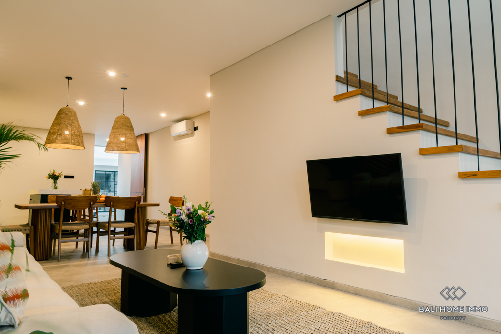 Brand new 2 Bedroom Villa with rice field view For Rental in Batu Bolong Canggu — image 2