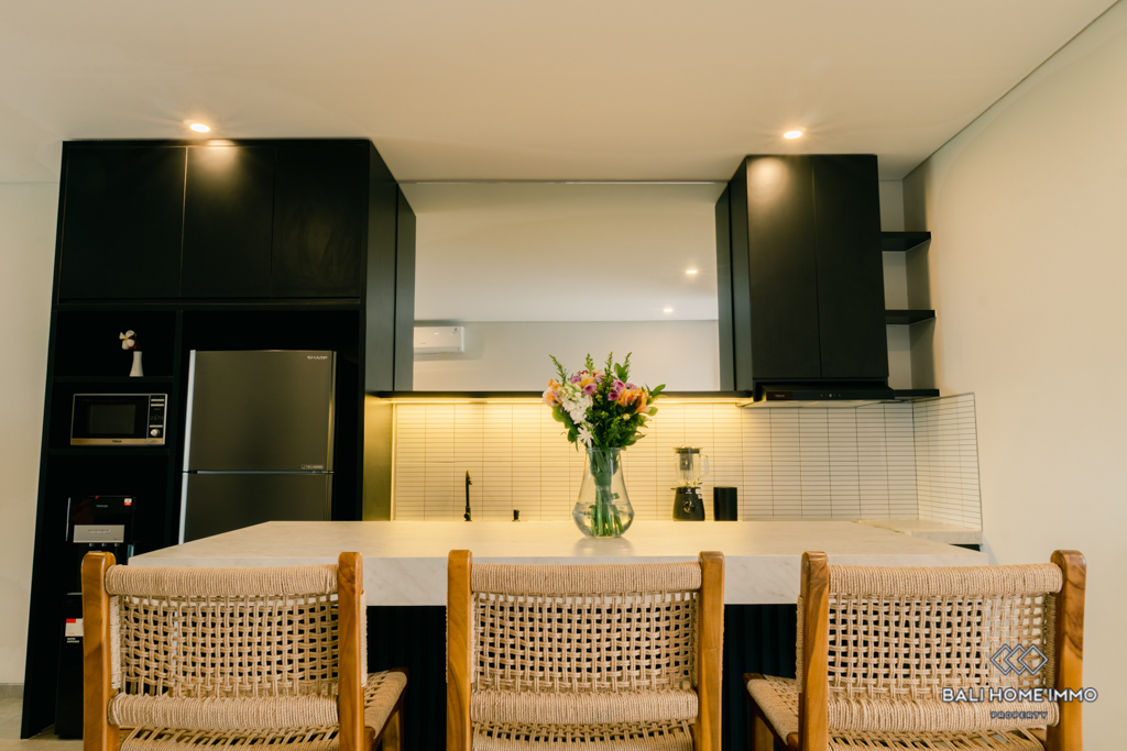 Brand new 2 Bedroom Villa with rice field view For Rental in Batu Bolong Canggu — image 8