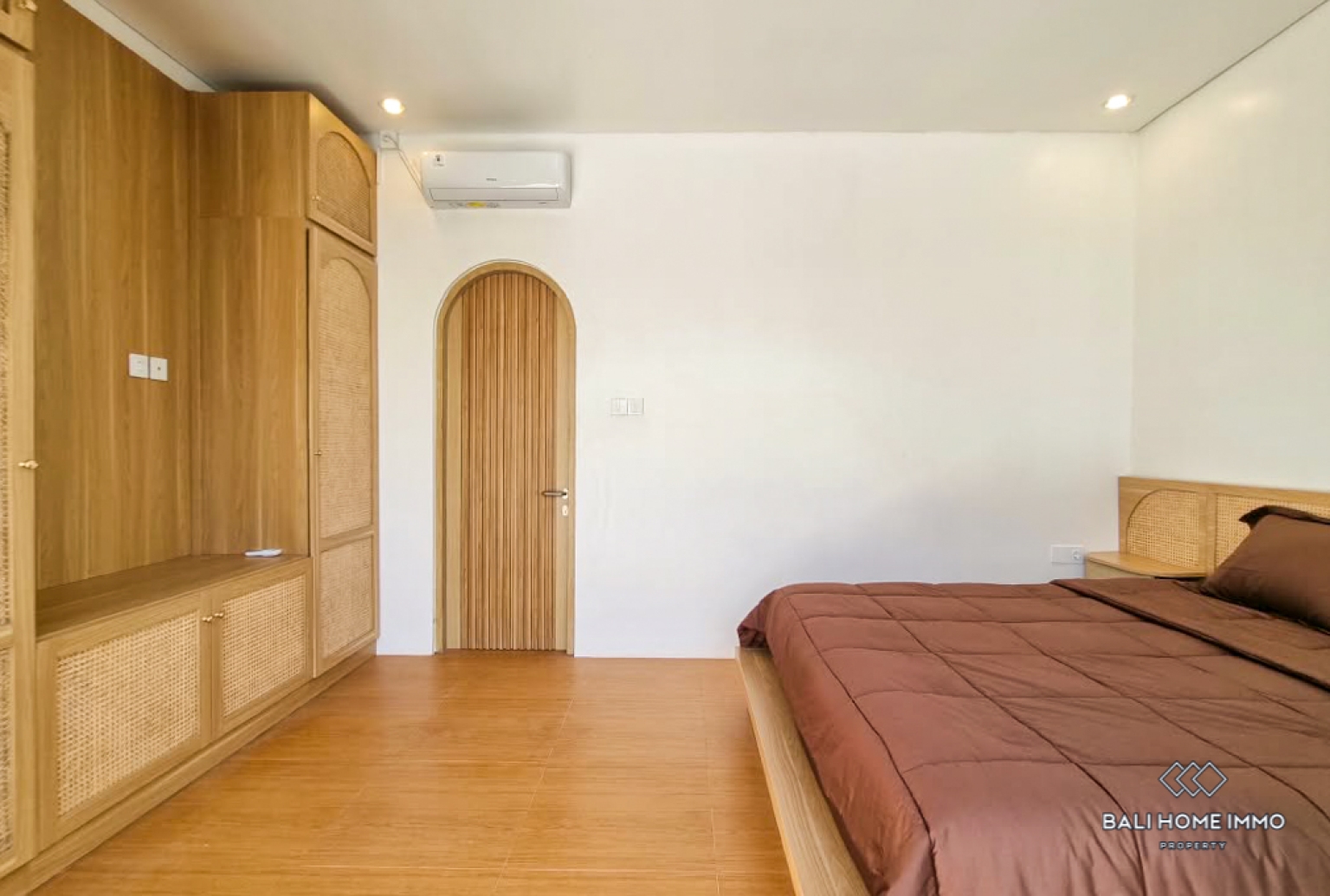 Brand New 2 Bedroom Villa for Yearly Rental in Bali Canggu Residential Side — image 11