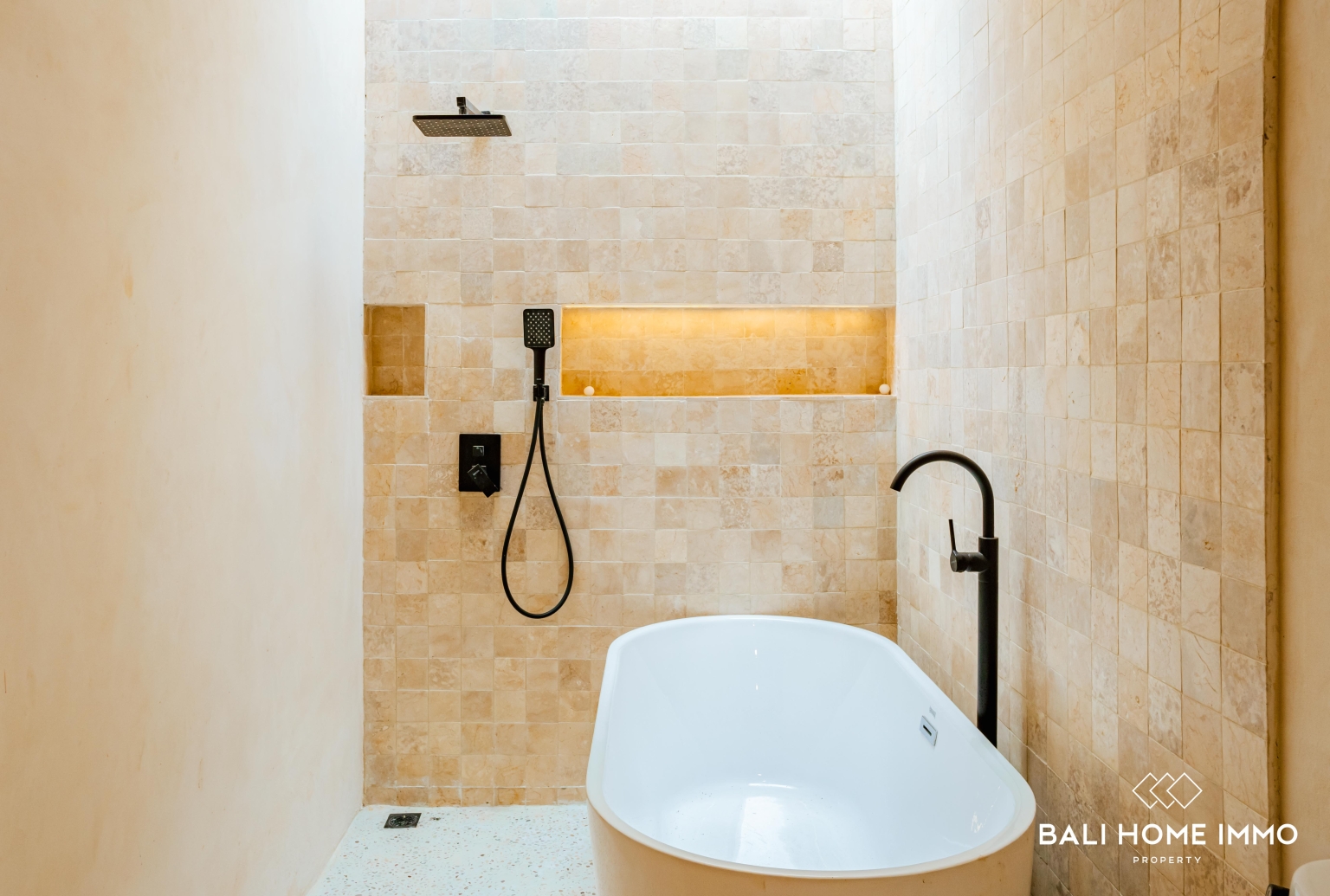 BRAND NEW 2 BEDROOMS VILLA FOR MONTHLY AND YEARLY RENT BALI - UNGASAN — image 17