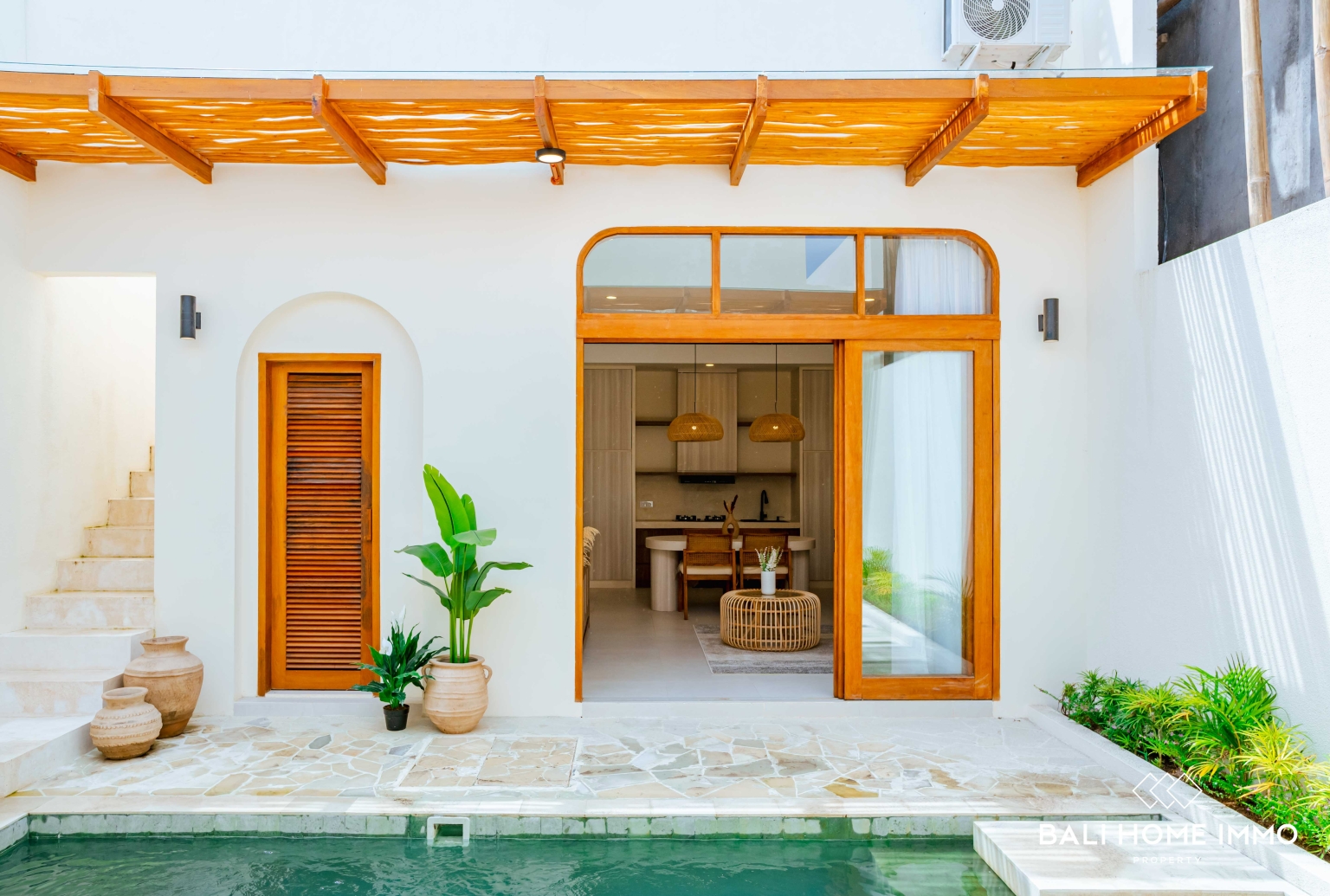 BRAND NEW 2 BEDROOMS VILLA FOR MONTHLY AND YEARLY RENT BALI - UNGASAN — image 1