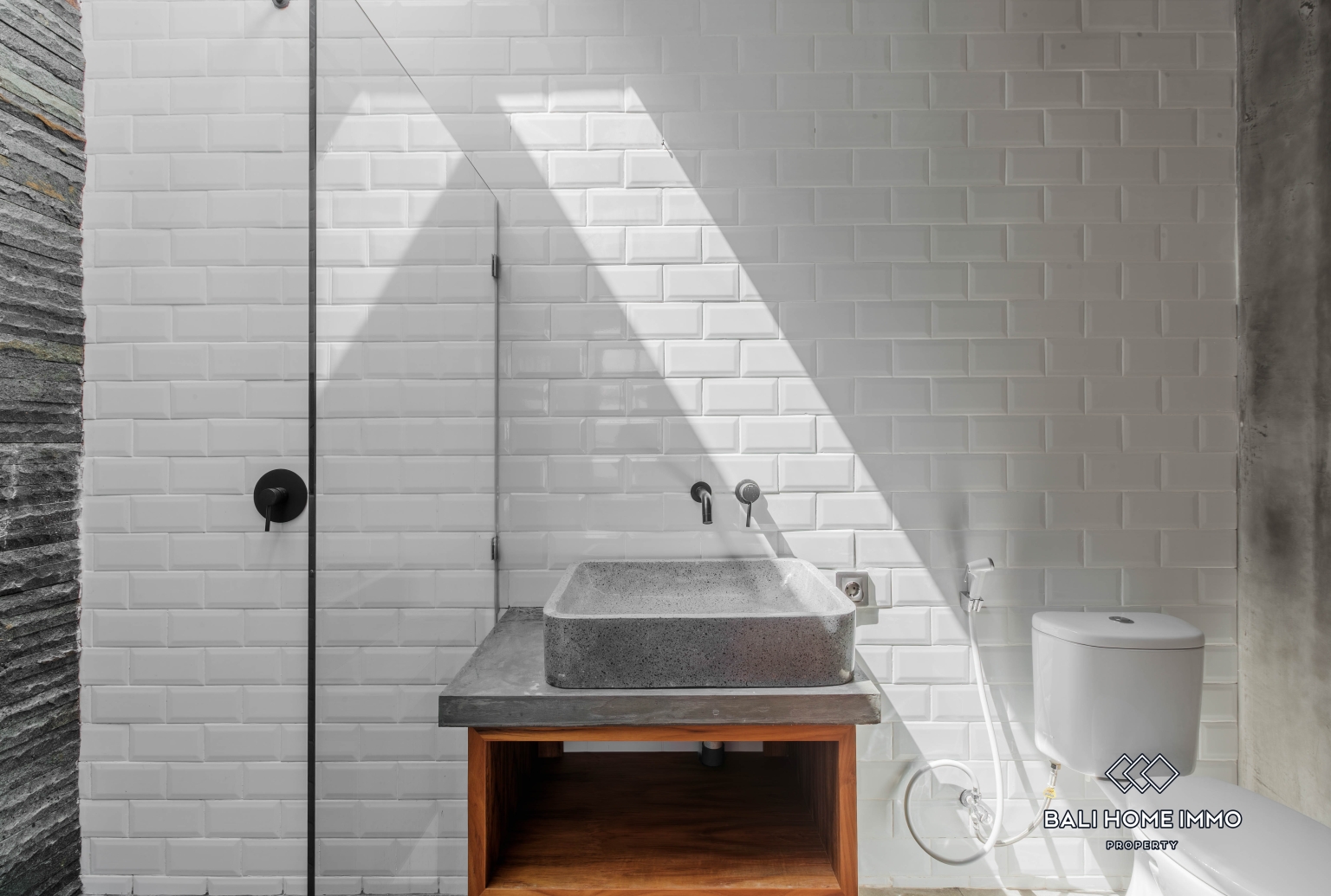 BRAND NEW 2 BEDROOMS VILLA FOR MONTHLY RENTAL IN BALI - UNGASAN — image 16