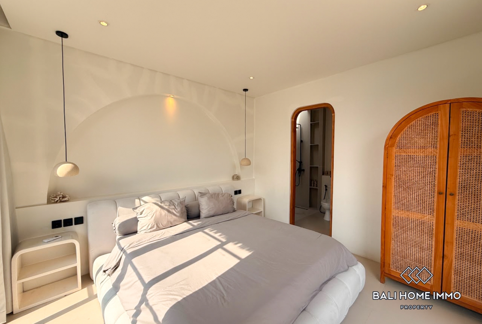 Brand New 3 Bedroom Villa For Rent Canggu Batu Bolong — image 4